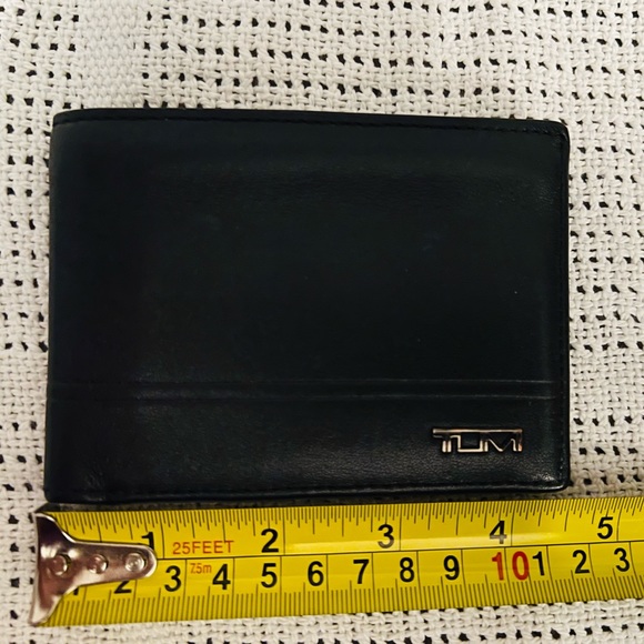 TUMI Nassau mens wallet - Picture 10 of 11